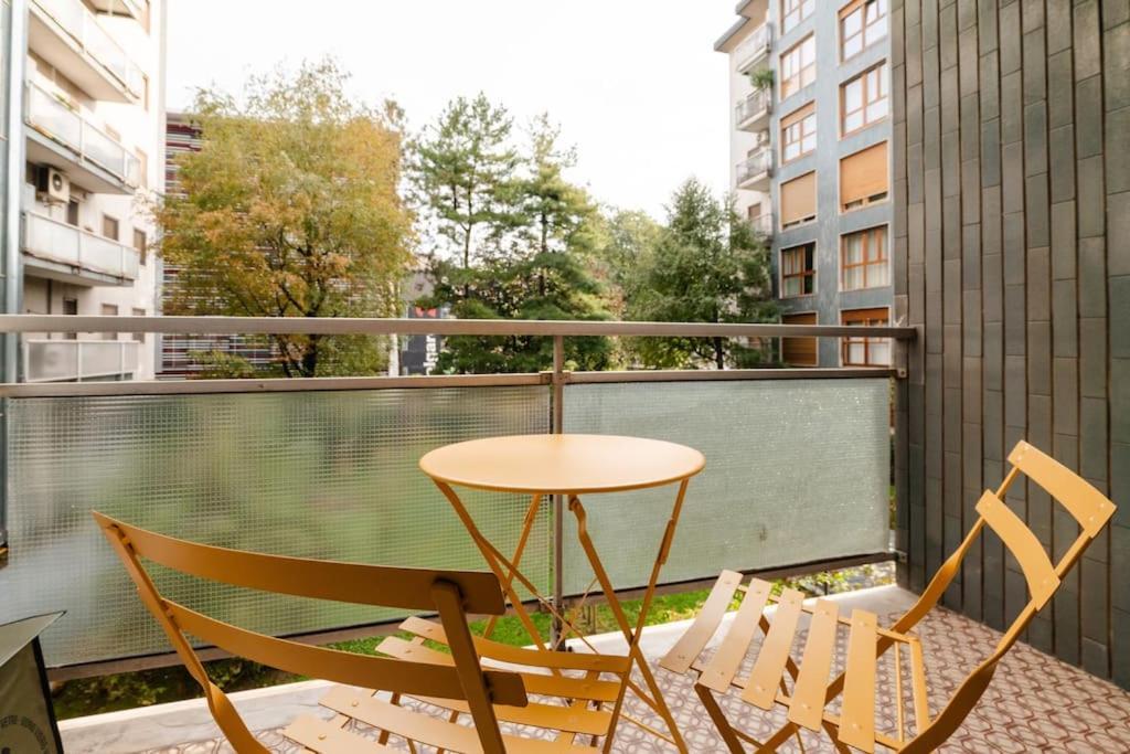 Luxury 1 Bedroom Apartment, Close To San Siro, Fiera And 10 Min Metro To Duomo Milaan Buitenkant foto