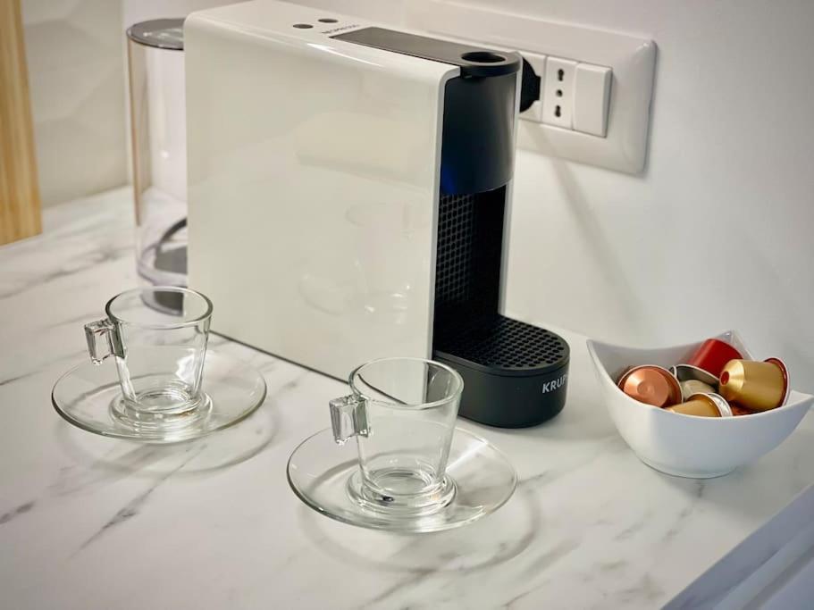 Luxury 1 Bedroom Apartment, Close To San Siro, Fiera And 10 Min Metro To Duomo Milaan Buitenkant foto