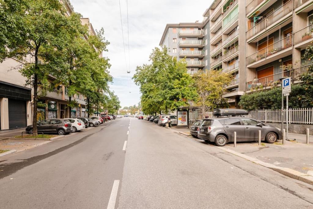 Luxury 1 Bedroom Apartment, Close To San Siro, Fiera And 10 Min Metro To Duomo Milaan Buitenkant foto