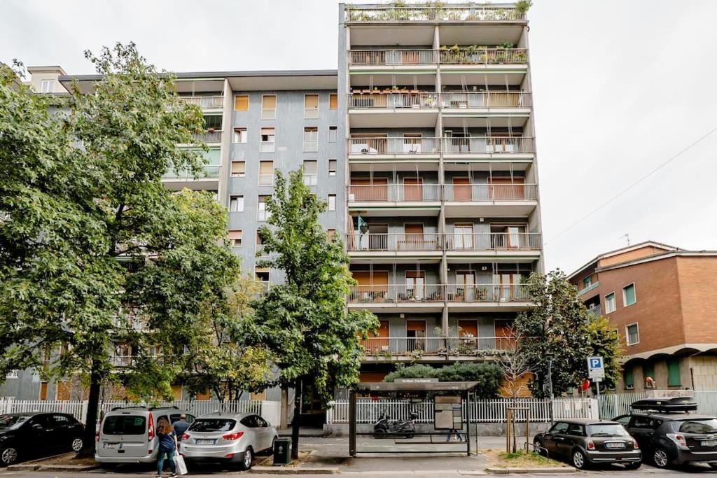 Luxury 1 Bedroom Apartment, Close To San Siro, Fiera And 10 Min Metro To Duomo Milaan Buitenkant foto
